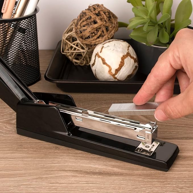 Swingline Stapler, 30 Sheet Capacity, 747 Classic Stapler, Jam Free, Metal, Black (74701)