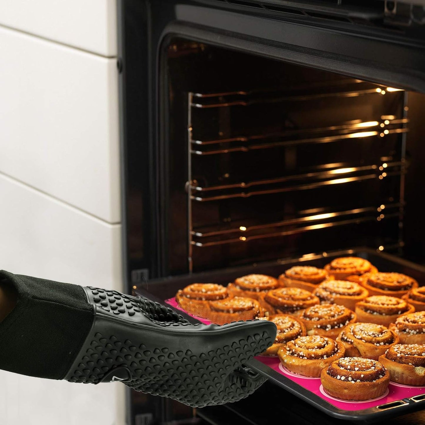 Kitchen Oven Gloves - Dual-Layer Heat Resistant Grilling Gloves, Silicone Oven Mitts with 5 Fingers, Waterproof Non-Slip Pot Holder for Barbecue, Cooking, Baking (XL-XXXL, Black Long)